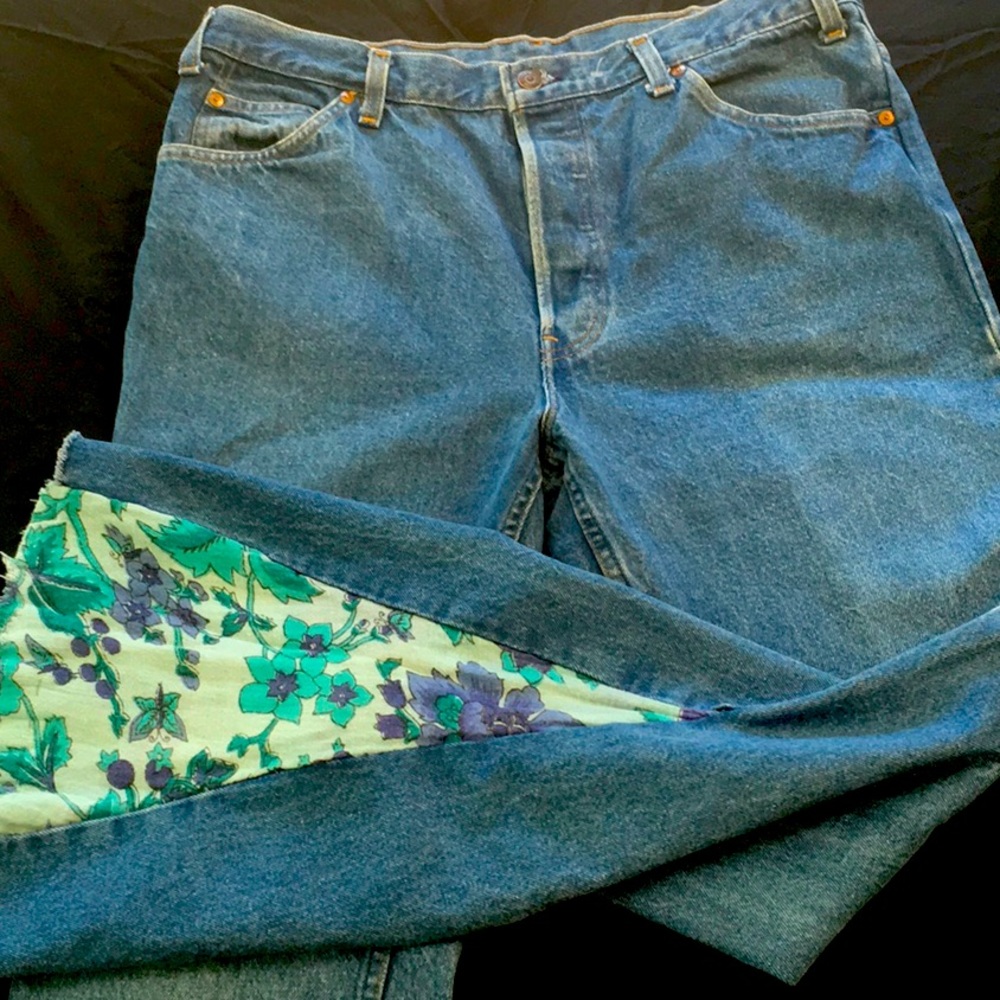 Vintage Denim Jeans with wide bottoms